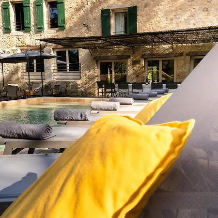 Magnifique En Pierre Avec Piscine